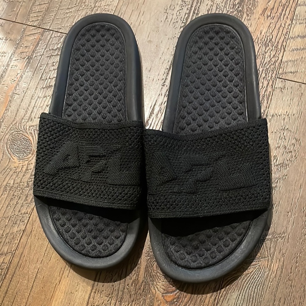 Like new. APL slides